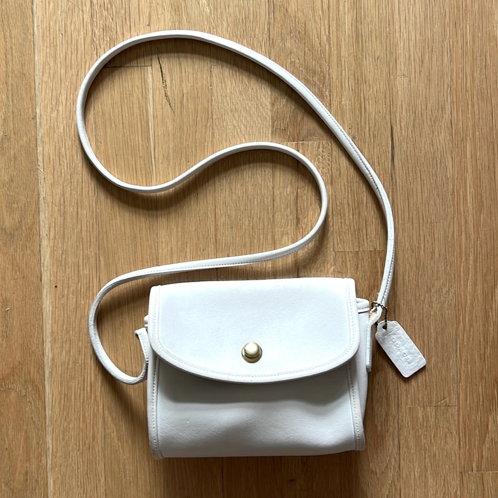 Coach white leather bag 7 x7